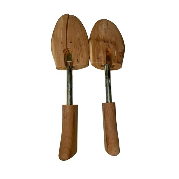 Vintage Rochester Cedar Shoe Trees Men’s Wooden Shoe Keeper Adjustable Made USA - Picture 2 of 9